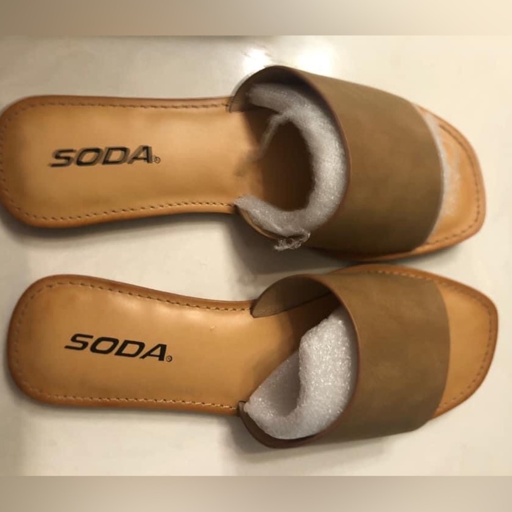 Cognac sandals
